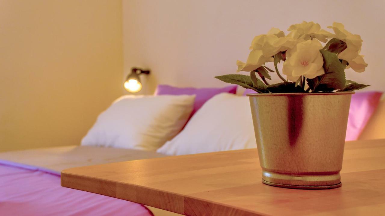 The Little Gem Bed and Breakfast Komiža Esterno foto