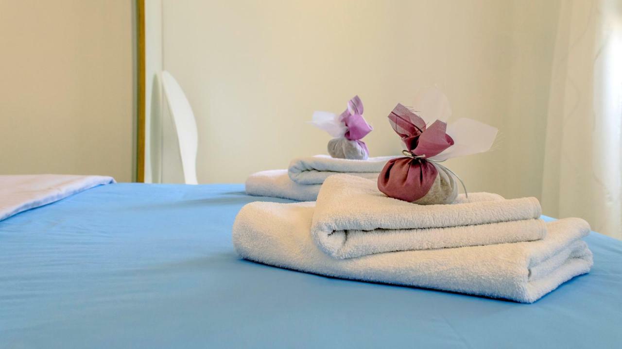 The Little Gem Bed and Breakfast Komiža Esterno foto