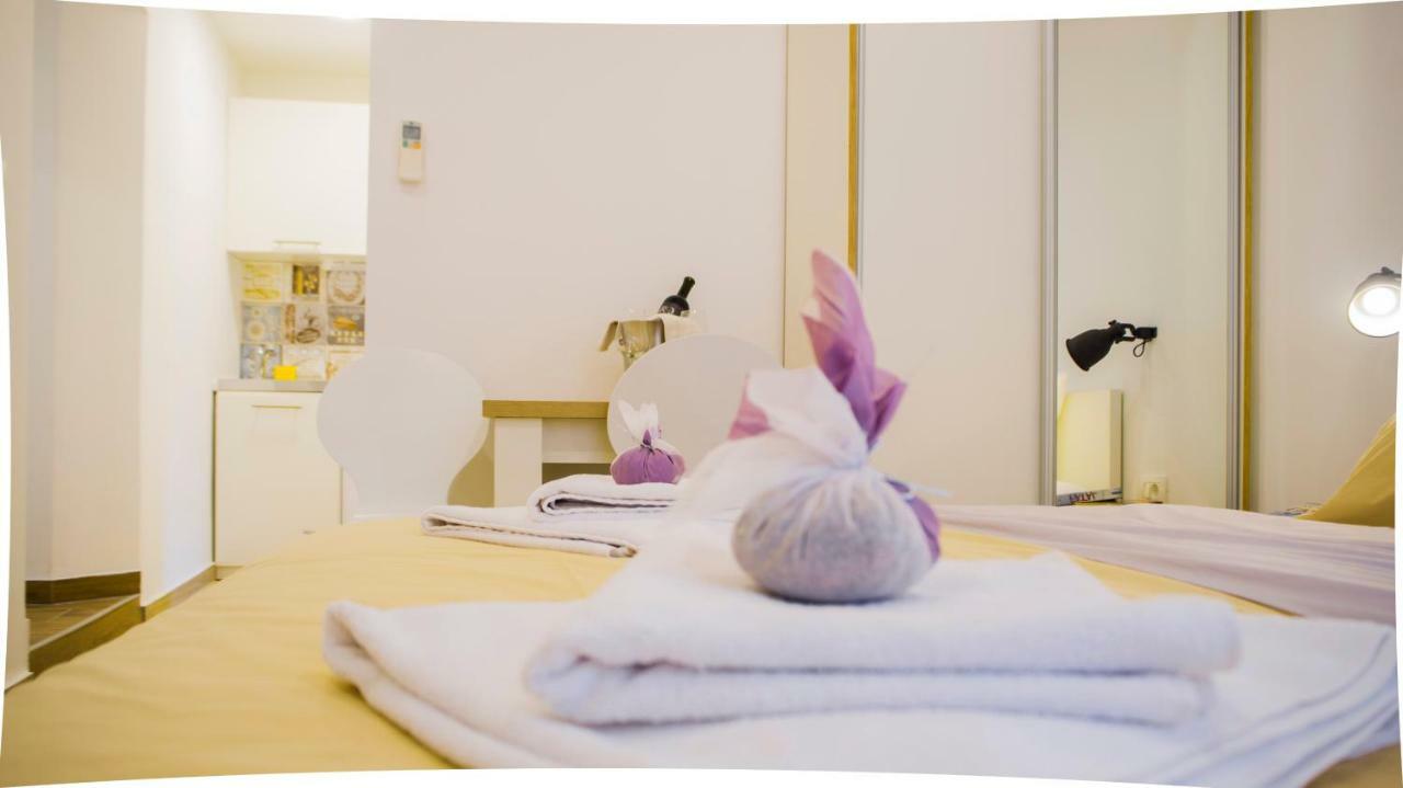 The Little Gem Bed and Breakfast Komiža Esterno foto