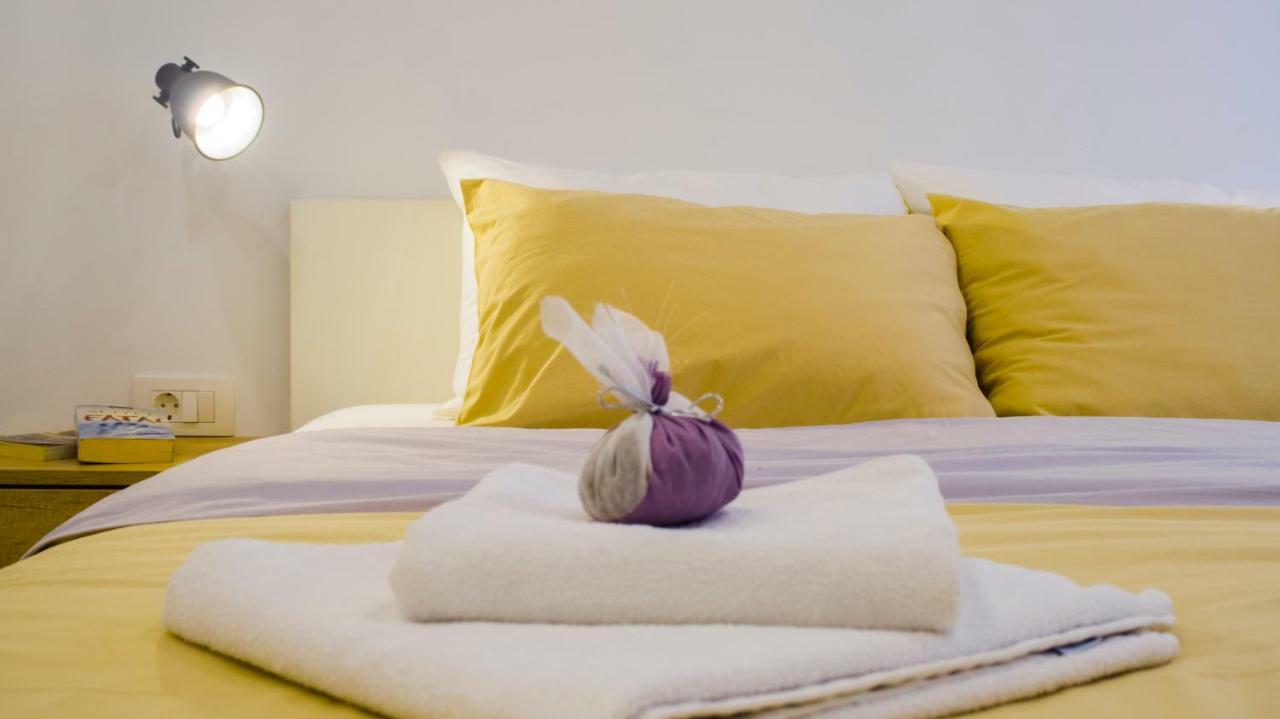 The Little Gem Bed and Breakfast Komiža Esterno foto